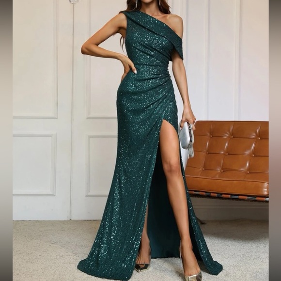 Luxe green slit thigh party sequins  dress - Picture 5 of 7